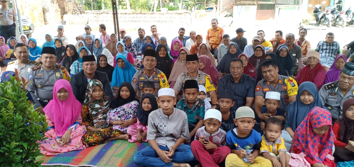 Jumat Barokah, Kapolres Asahan Berbagi Sembako Kepada Warga Sidodadi Kisaran Barat