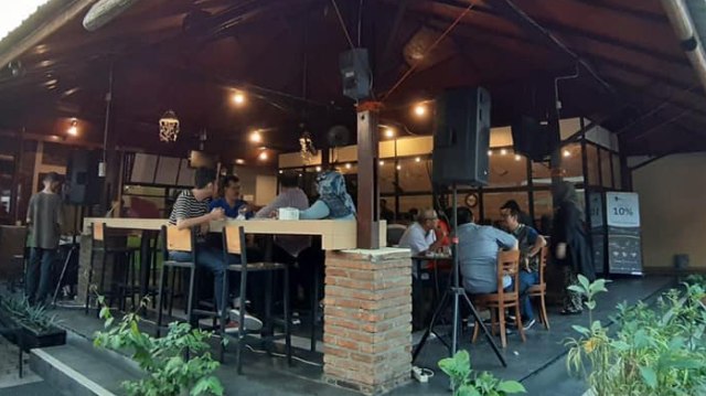 Lokasi Nongkrong Milenial, Third Place Coffee & Food Hadir di Medan