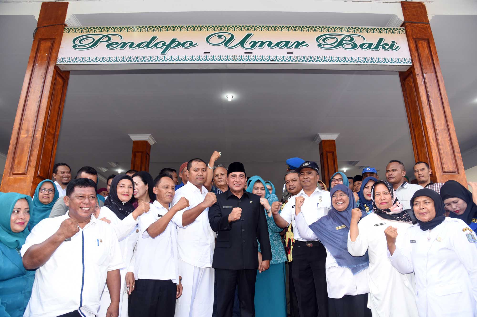 Gubernur Edy Anugerahi Binjai Barat Kecamatan Terbaik Kategori Kota