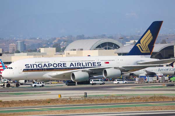 Dikawal Jet Tempur, Singapore Airlines Diancam Bom