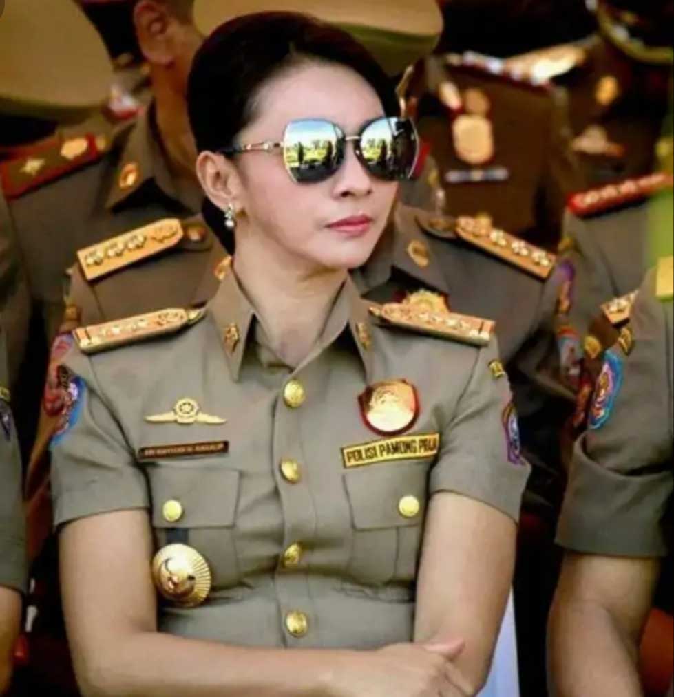 Sri Bupati Cantik  Ditangkap KPK