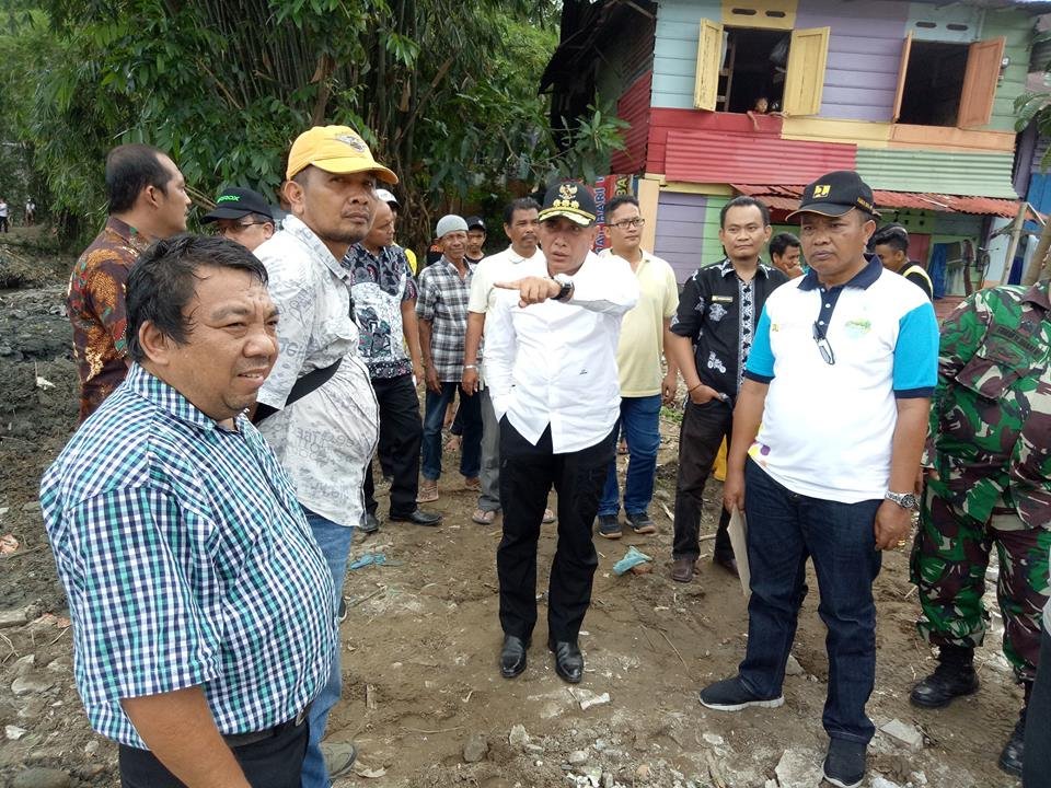 Gubsu Tinjau Normalisasi Sungai Babura di Kp Mandailing