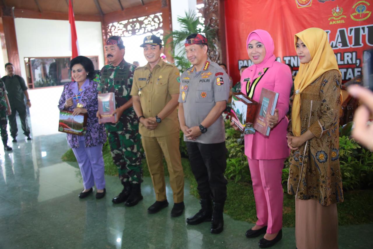 Kapolri dan Panglima TNI Silaturahmi bersama Toga dan Tomas di Pondok Pendopo Ringgo Sukowati Pamekasan