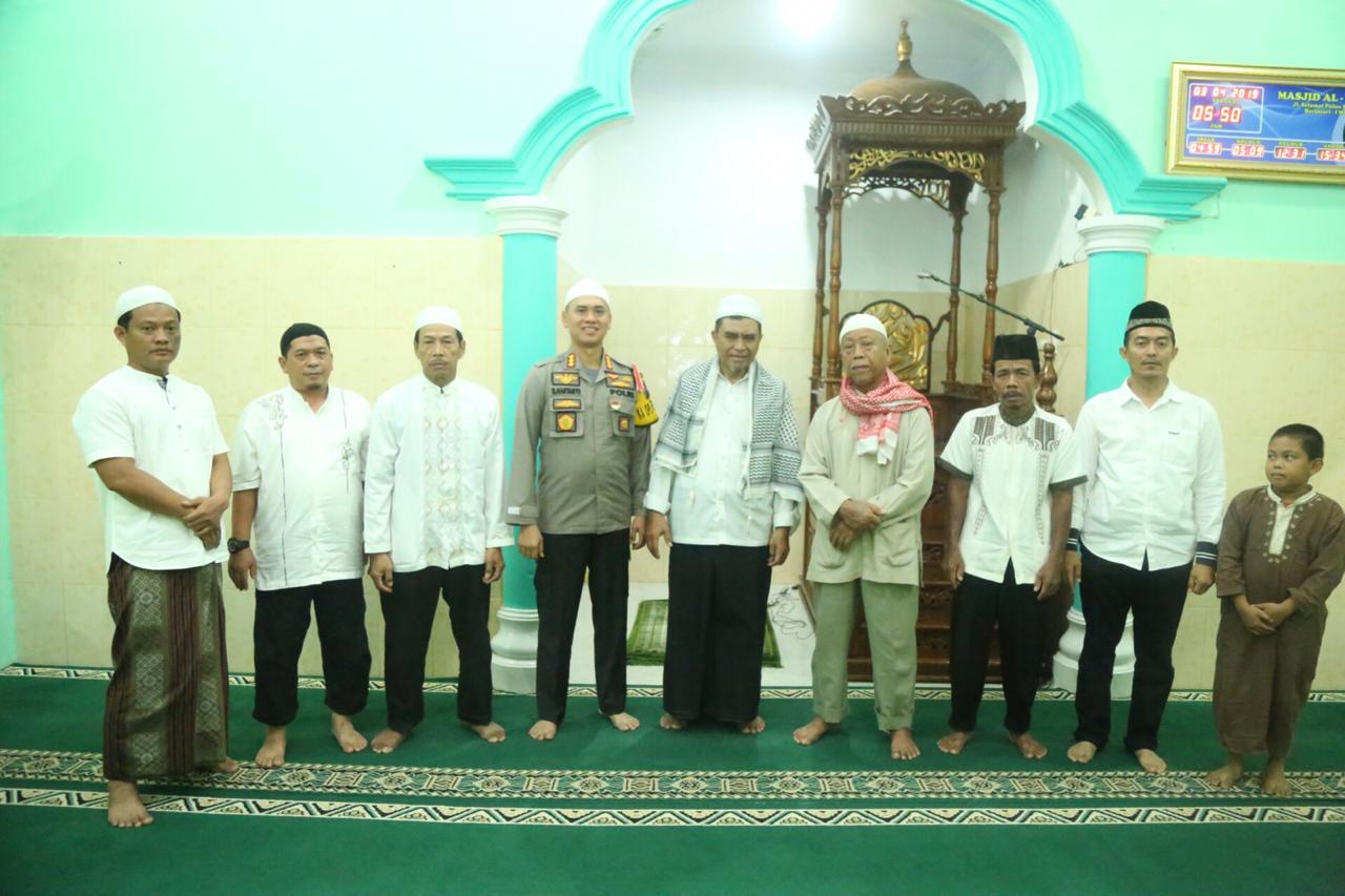 Sholat Subuh Berjamaah Membangun Personil Polri Memiliki KeImananan dan Ketaqwaan yang Kuat Melayani Masyarakat