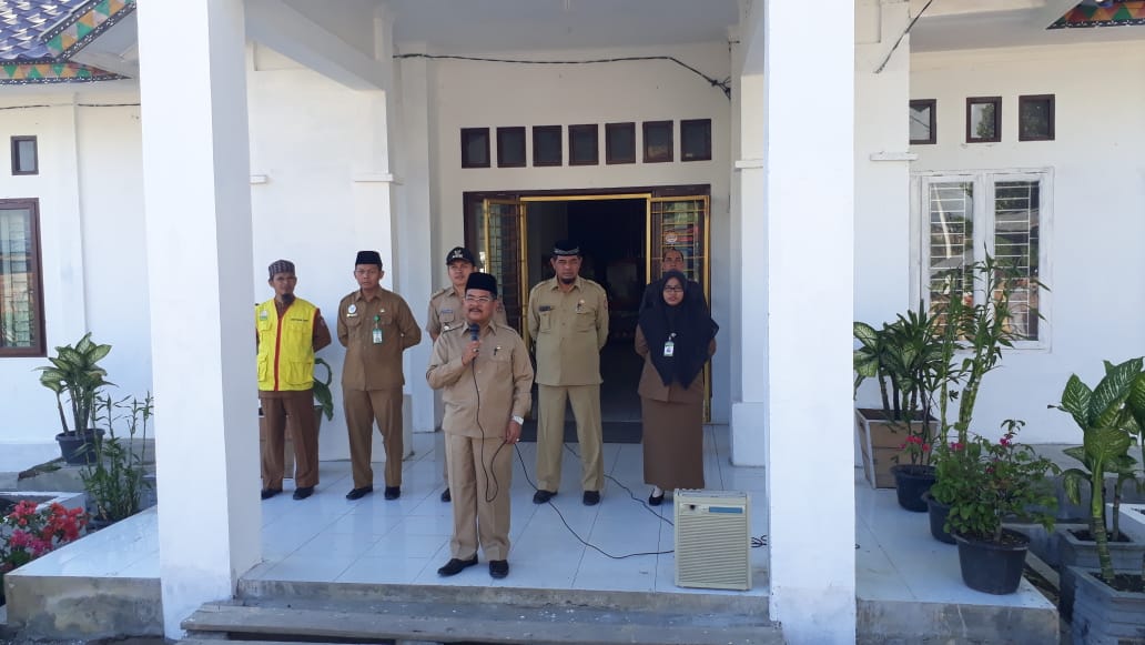 Sekda Pimpinan Apel Gabungan di Kantor Camat Blangkejeren