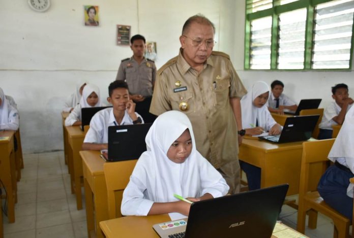 Bupati Imbau Jangan Coret Baju