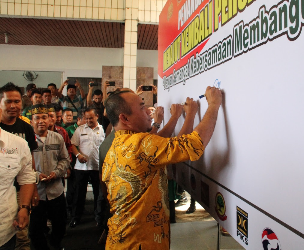 Plt Bupati Labuhanbatu Tandatangani Bersama Merajut Kembali Persatuan dan Kesatuan