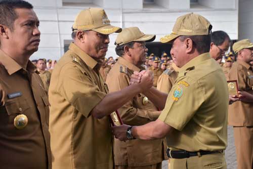 Peringati Hari Otda Tahun 2019,  Gubernur Beri Penghargaan Kepada 8 Kabupaten/Kota
