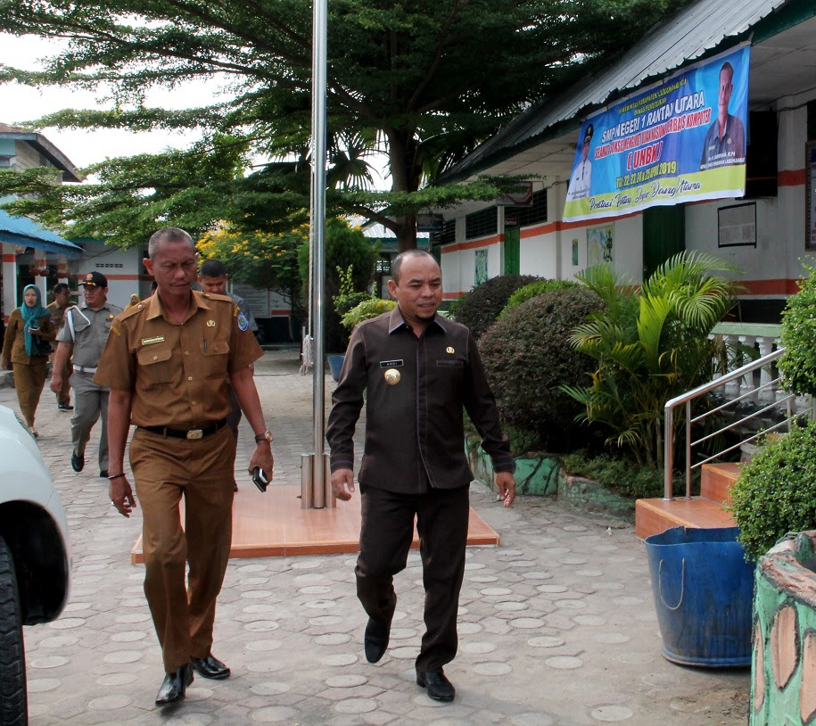 Plt. Bupati Labuhanbatu Tinjau Pelaksanaan UNBK Tingkat SMP