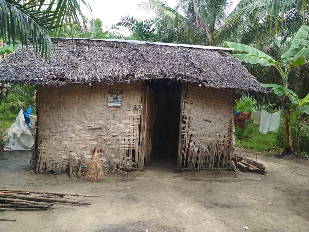 Rumah Warga Tak Layak Huni Viral di Medsos,  Pegawai PN Stabat dan Hakim Merasa Iva Galang Dana Bedah Rumah