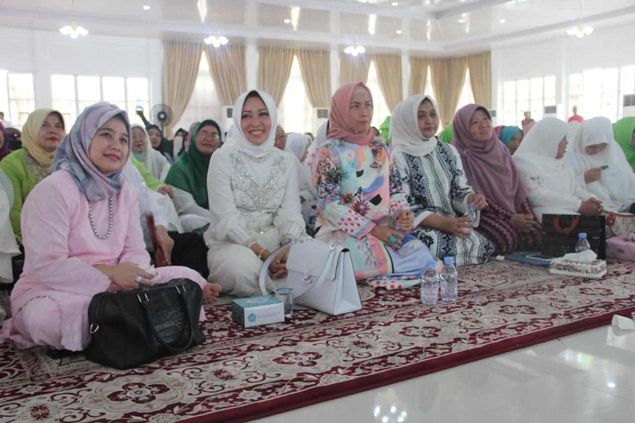 Hj Rita Maharani Ucapakan Selamat Ulang Tahun Ibu Nawal Lubis ke 57