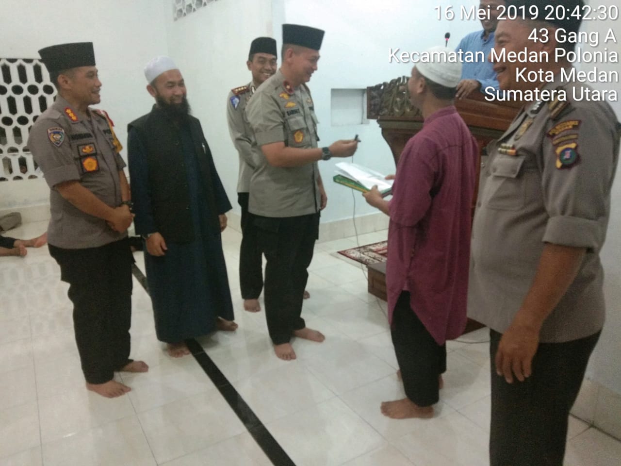 Kapolsek Medan Baru Dampingi Wakapolda Sumatera Utara Safari Ramadhan 1440 H di Mesjid Taqwa Medan