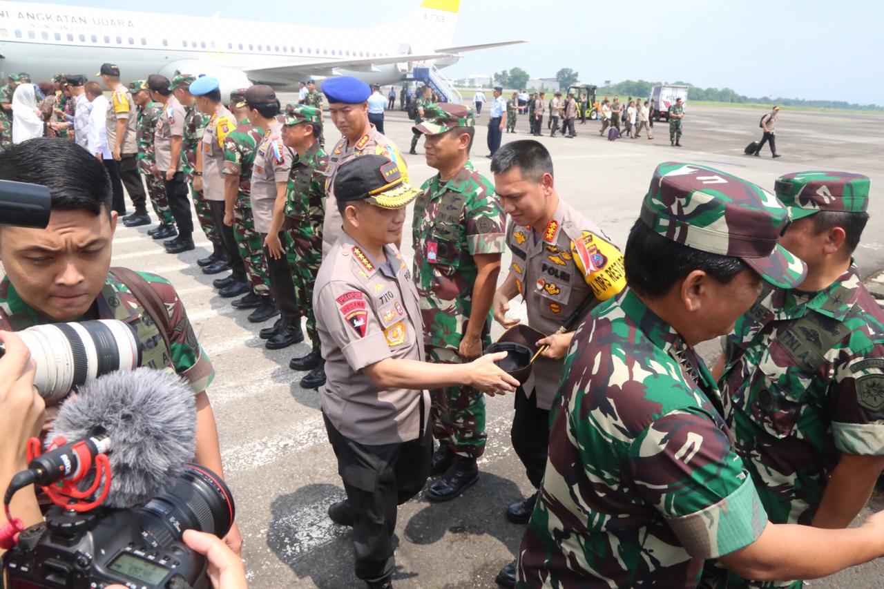 Kapolrestabes Medan Sambut Kedatangan Panglima TNI dan Kapolri