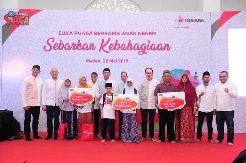 Roadshow Ramadhan 1440 H, Telkomsel â€œSebarkan Kebahagiaanâ€ dengan 5.000 Anak Negeri & Kaum Dhuafa