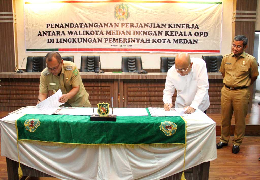 Pimpinan OPD & Camat di Medan Teken Kesepakatan Perjanjian Kinerja dengan Walikota
