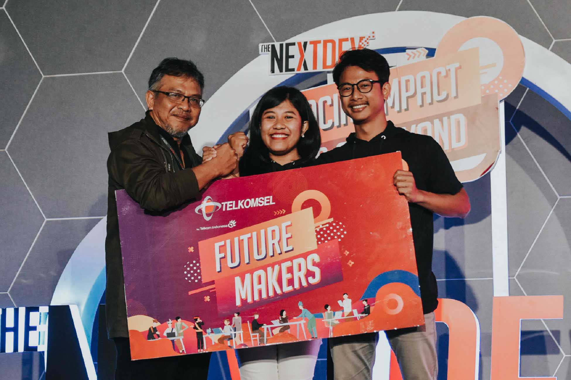 Telkomsel Kirim 2 Start Up The NextDev Wakili Indonesia ke Kompetisi Singtel Group