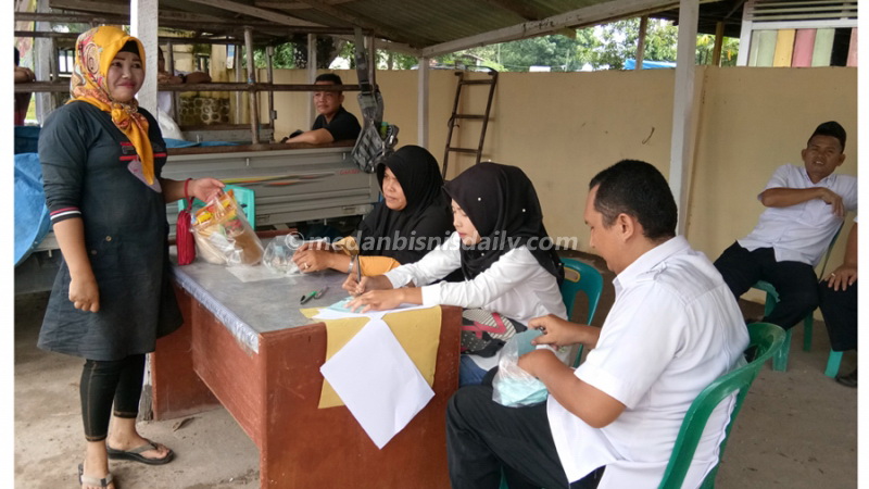 Diskoperindag dan UMKM Palas Gelar Pasar Murah