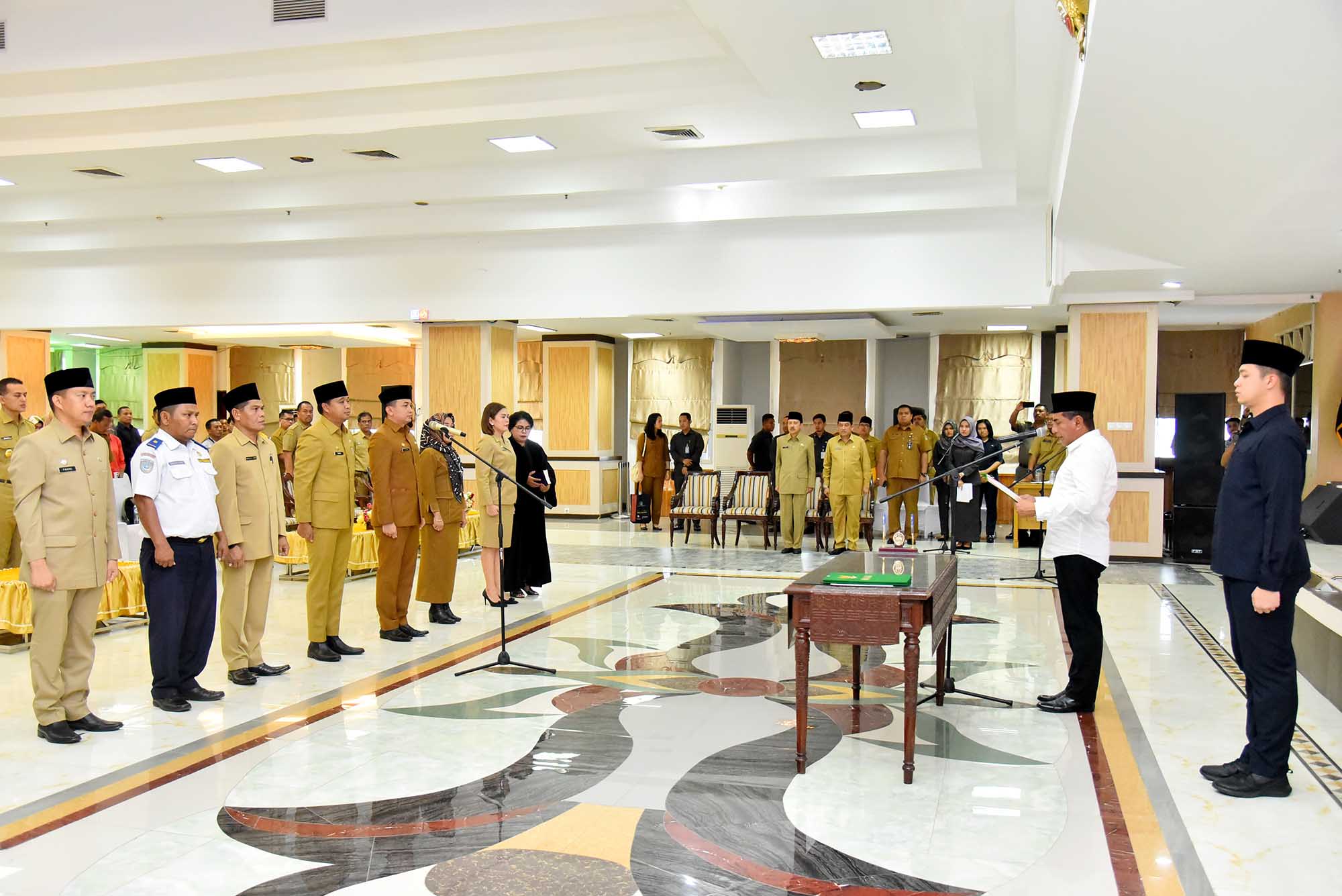 Gubsu Edy Lantik Tujuh Pejabat Eselon III, Muttaqien Jadi Kabid Fakir Miskin Dinsos Sumut