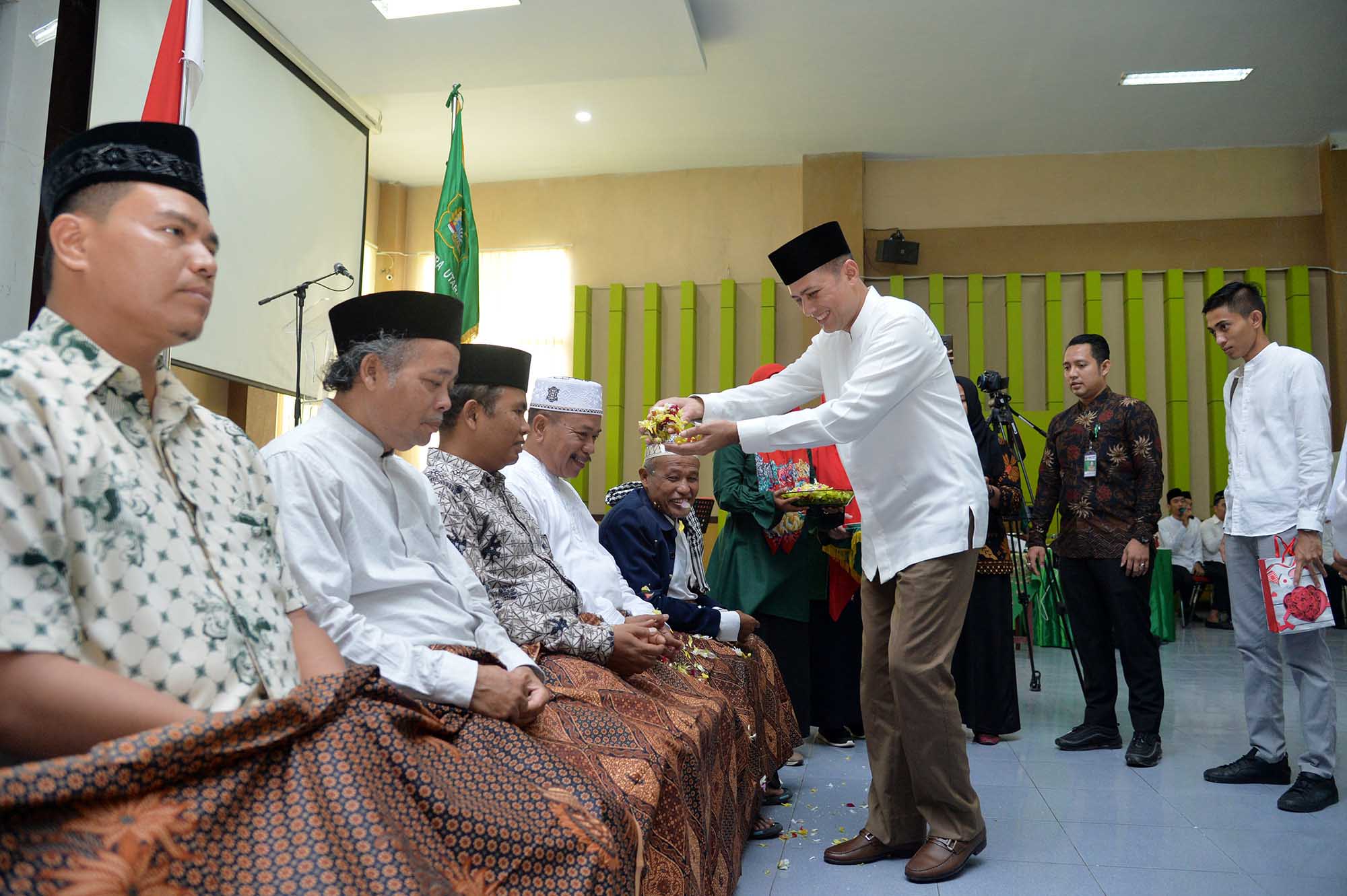 Wagub Musa Rajekshah Tepung Tawari Calhaj di UINSU