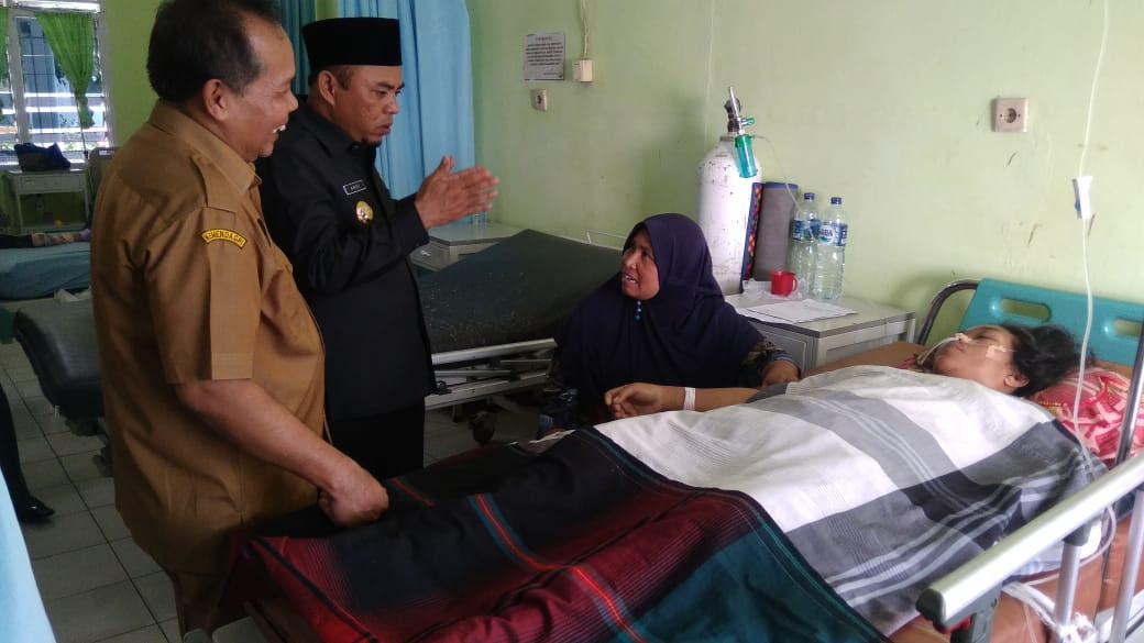 Hari Kerja Pertama Pasca Idul Fitri, Plt. Bupati Labuhanbatu Kunjungi Pasien RSUD Rantauprapat