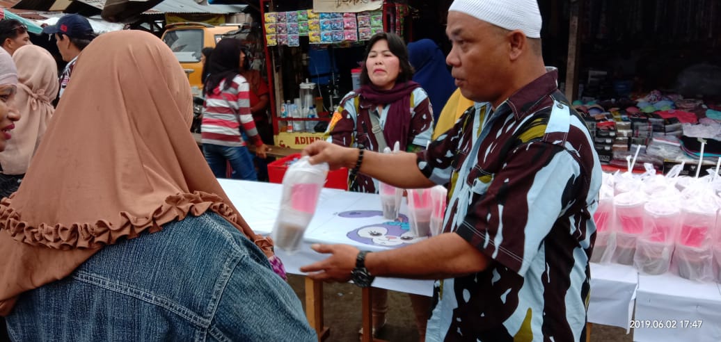 Ransus IPK Sambu Sutomo Bagikan 500 Paket Takjil Kepada Pengguna Jalan dan Supir Angkot