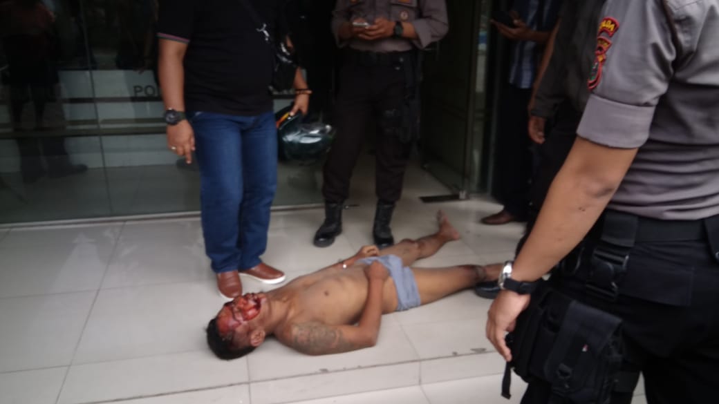 Aksi Curanmor Pria Bertato Setan Dilengan Kanan Nyaris Tewas Usai Terciduk Warga