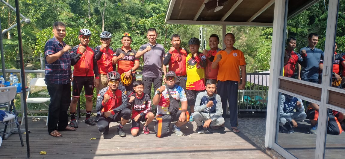 Kapolsek Pancur Batu Dampingi Kapolrestabes Medan Membaur Bersama Komunitas Bersepeda
