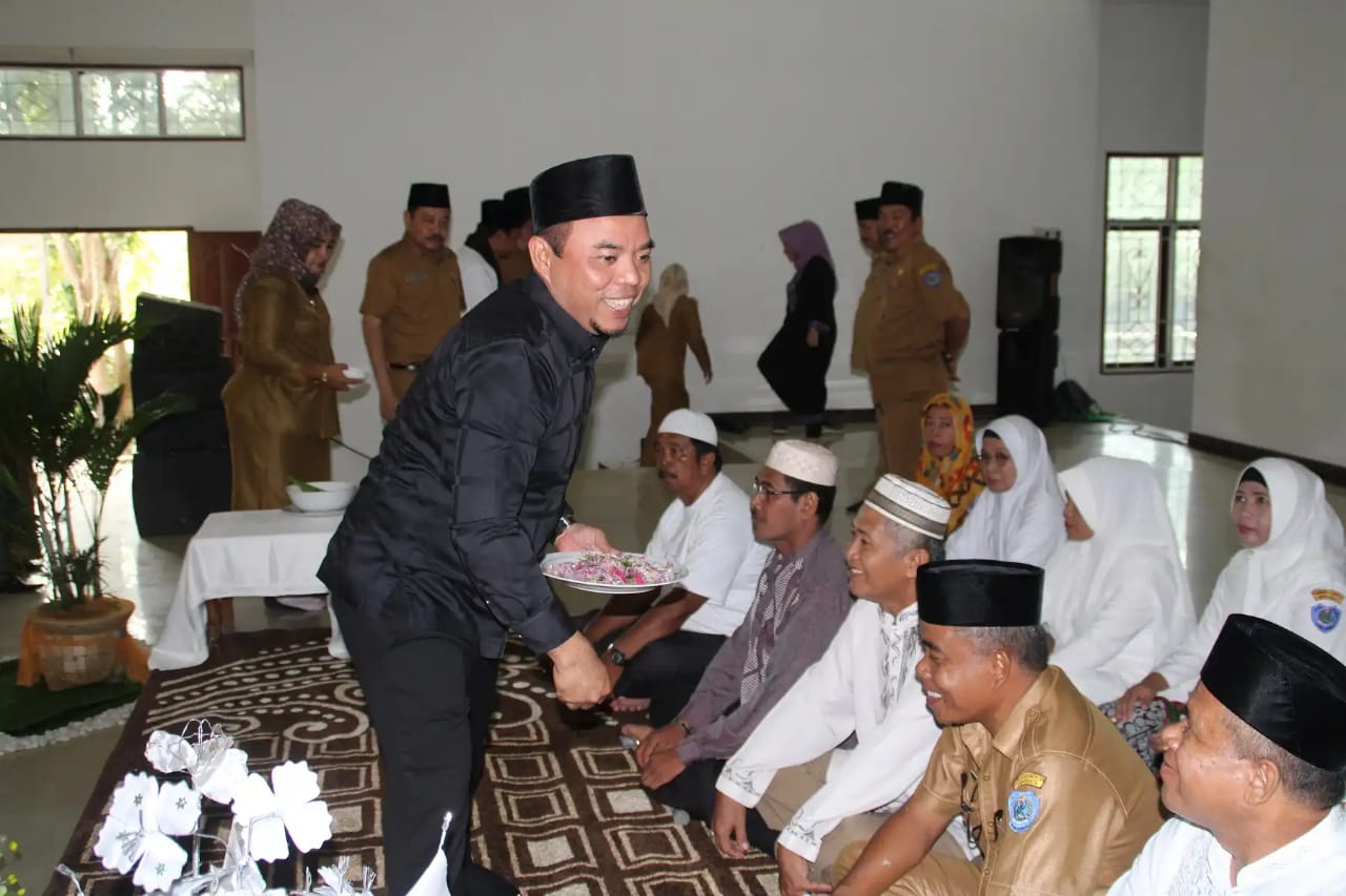 Keluarga Besar Pemkab Labuhanbatu LHalal Bihalal Idul Fitri 1440 H Di Aula Asrama Haji