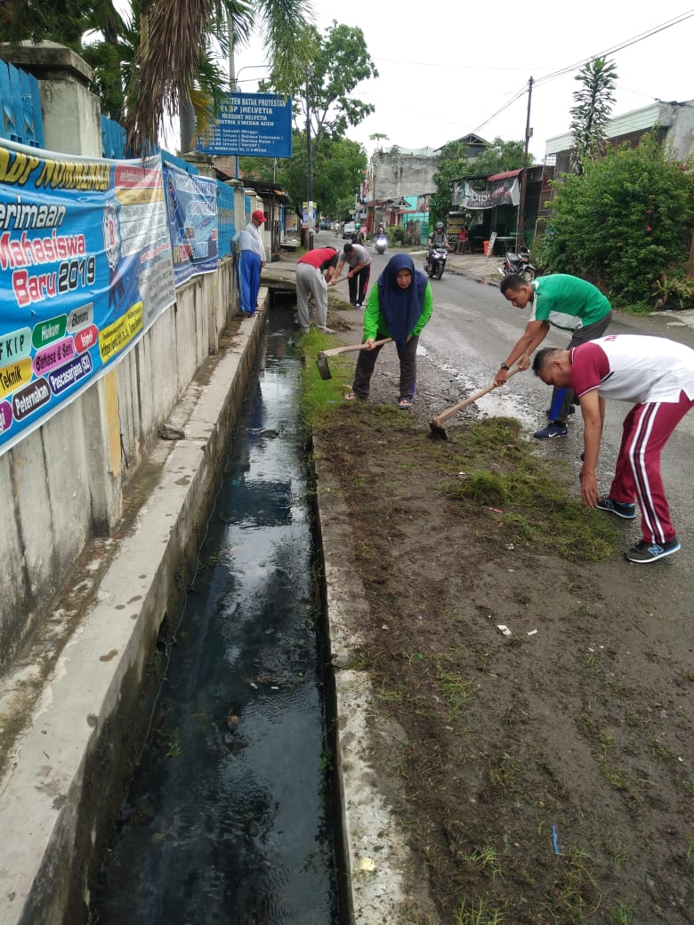 Menyambut HUT Bhayangkara ke 73, Polsek Medan Helvetia Bersihkan Rumah Ibadah