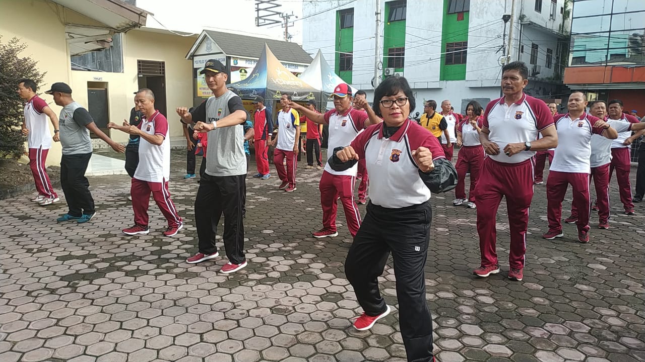 Menyambut HUT Bhayangkara  ke-73, Polsek Medan Baru Olahraga Bersama 3 Pilar