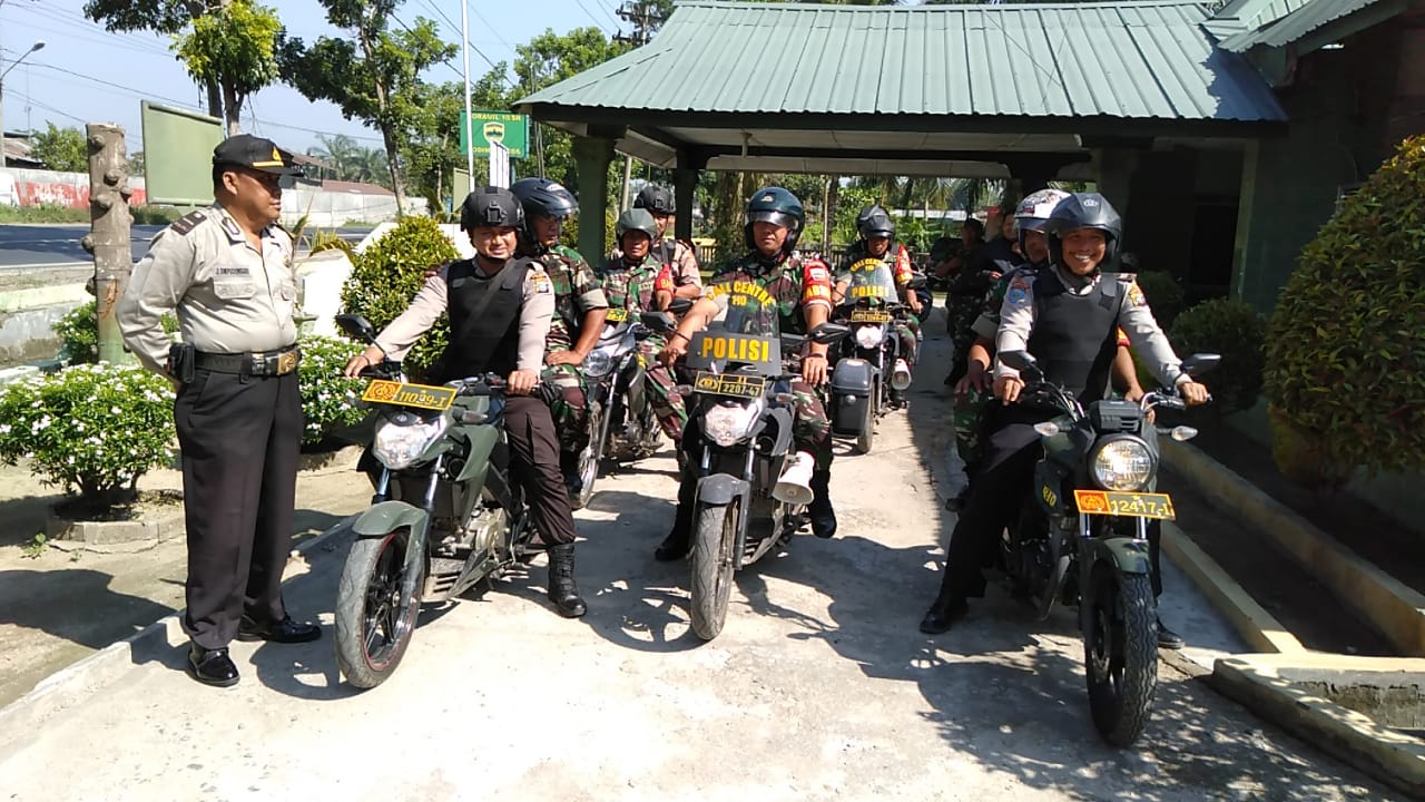 Antisipasi Adanya Gerakan Terkait Pengumuman MK, Koramil 10/SR Bersama Polsek Firdaus Lakukan Patroli Gabungan