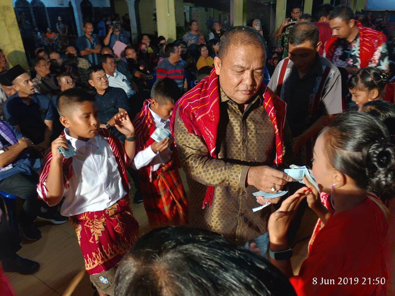 Bupati Langkat Sumbang Rp25 Juta Memotifasi Kemajuan Desa Gunung Hambat
