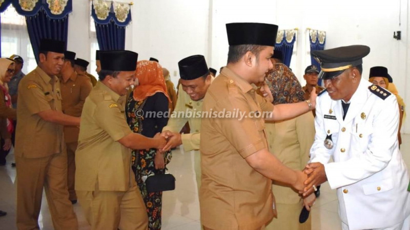 Bupati Mutasi 19 Pejabat Tapteng Usai Lebaran