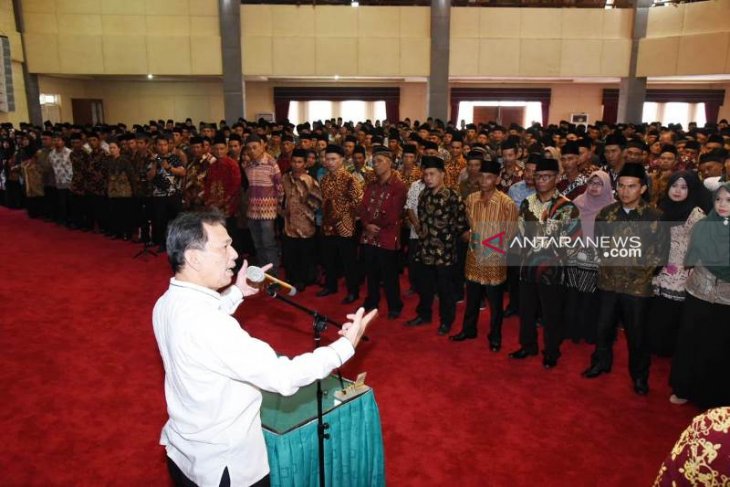 Lantik 1.237 Anggota BPD, Wabup Darma Wijaya Minta BPD dan Kades Tidak Gontok gontokan