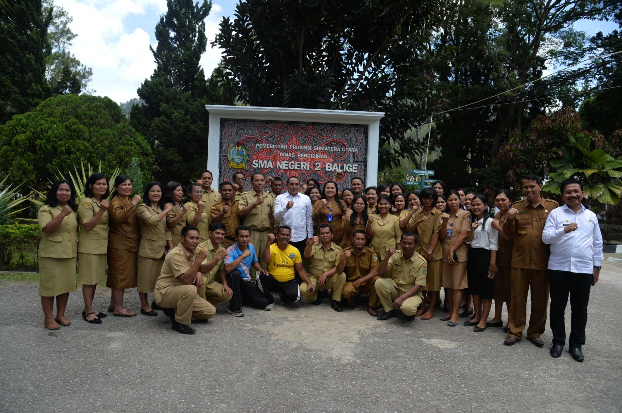 Gubernur Sumut Kunjungi SMAN 2 Balige, Sukses Guru Sukses Anak Didik