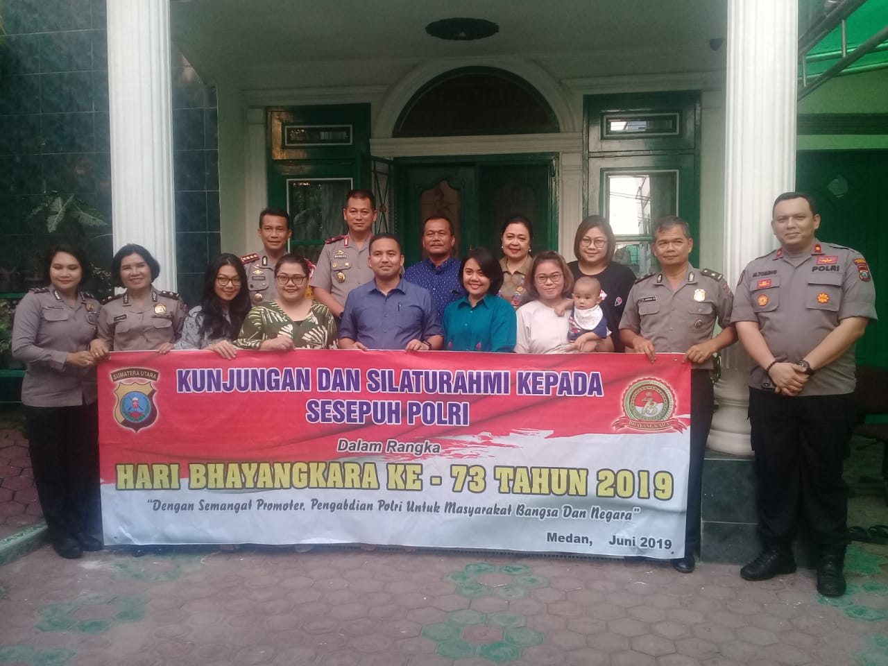 Kapolsek Medan Baru Dampingi Waka Polda Sumut Anjangsana Kerumah Sesepuh Polri