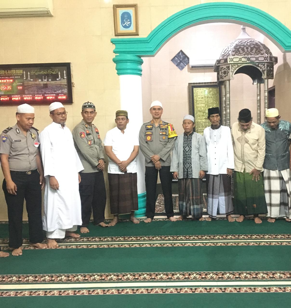Sholat Subuh dan Menyapa Subuhbdi Al Basyir Rusmi, KBP Dadang Hartanto Ajak Jamaah Khusnul Qotimah.