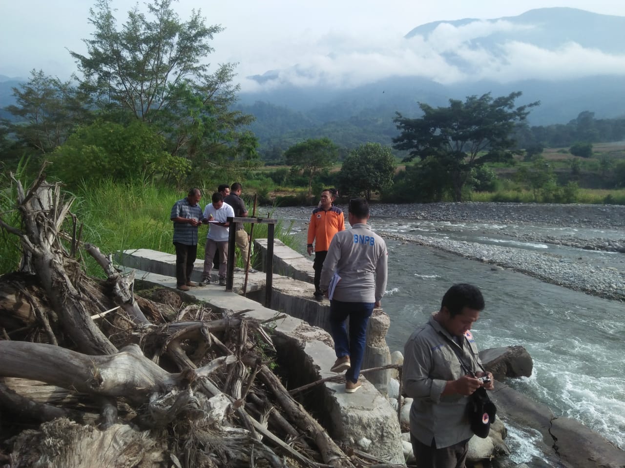 Pihak BNPB Tinjau Sungai Alas Putri Betung