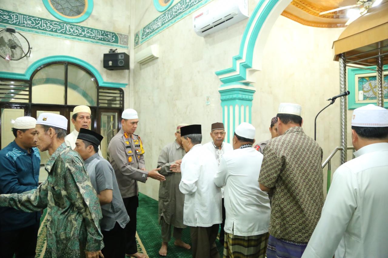 Kapolrestabes Medan : Sholat Subuh dan Menyapa Subuh Mendekatkan Diri Kepada Allah Swt dan Silaturahmi