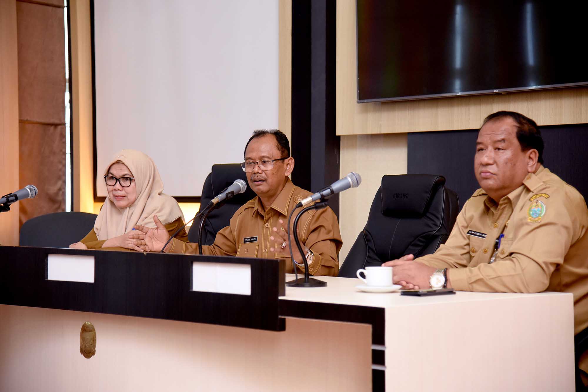 Jokowi Sumbang 1 Lembu Berat 1 Ton, Edy 3 dan Ijeck Banyak, Pemprovsu Potong 125 EkorÂ 