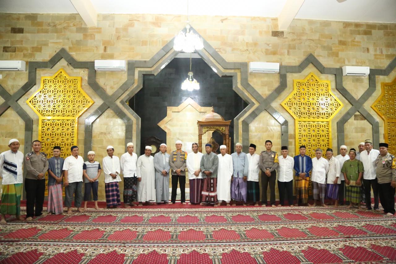 Sholat Subuh Berjamaah di Masjid Istiqomah, Kapolrestabes Medan Sampaikan Pesan Khamtibmas
