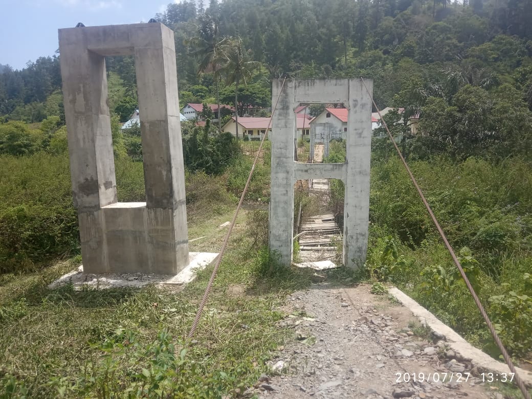 Proyek Jembatan Gantung Uring Teryata Dari Provinsi