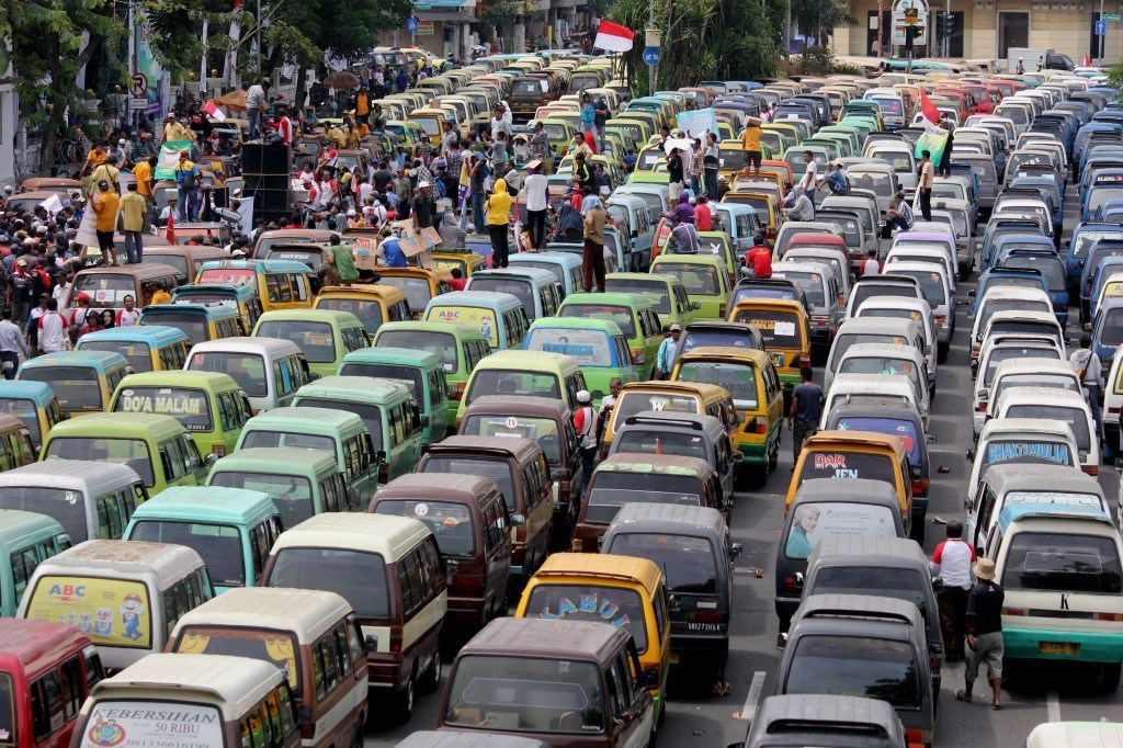Ribuan Angkot di Mebidangro Ancam Mogok