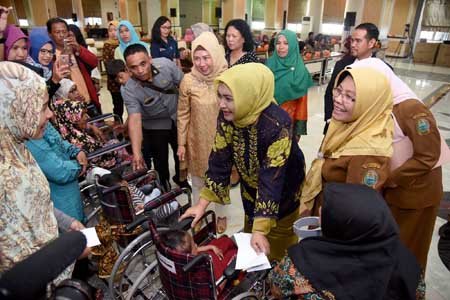 Peringati HUT Kemerdekaan dengan Kegiatan Sosial, Pemprovsu Berikan Bantuan kepada Disabilitas