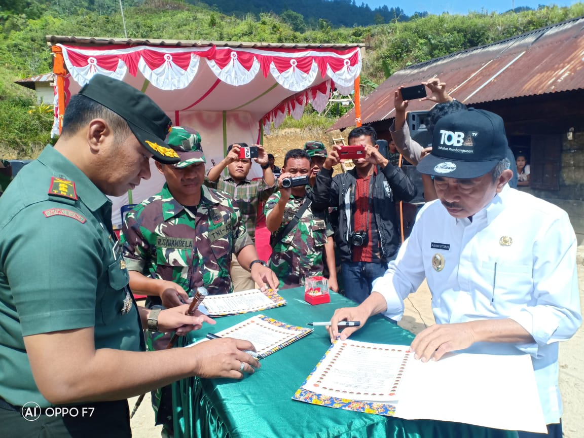 Kodim 0210 TU dan Pemkab Tobasa Buka Jalan Daerah Terisolir Sepanjang 7 Km