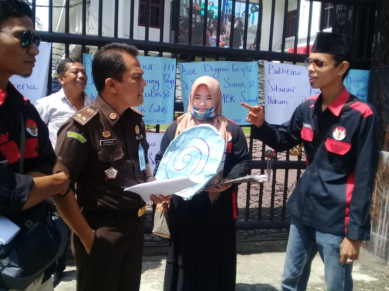 Didemo, Gubsu Bela Arsyad dan Haris