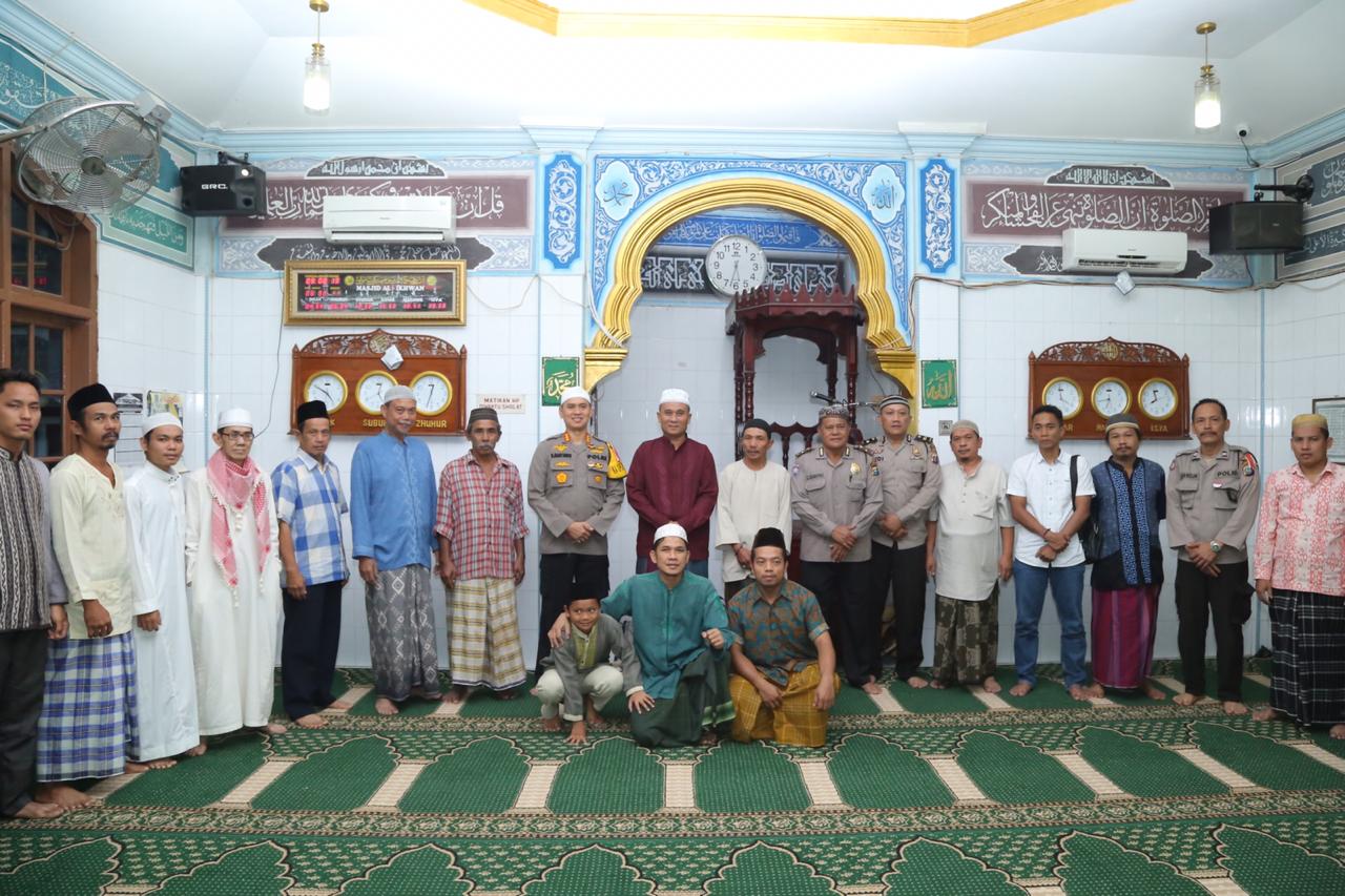 Menyapa Subuh di Masjid Al Ikhwan, Kapolrestabes Medan : Amanah Silaturahmi Harus Tetap Dijaga