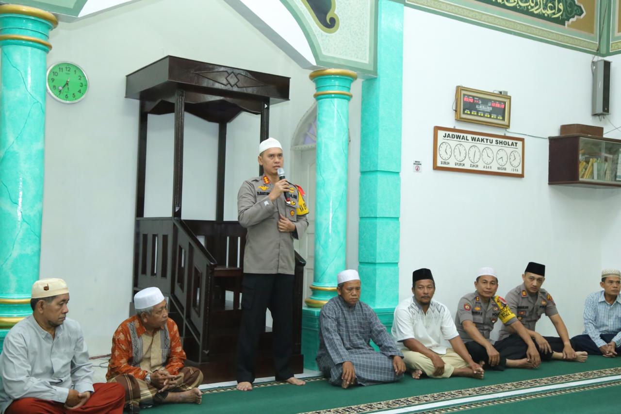 Menyapa Subuh, Kapolrestabes Medan Sholat Subuh Berjamaah di Masjid Al Muhajirin