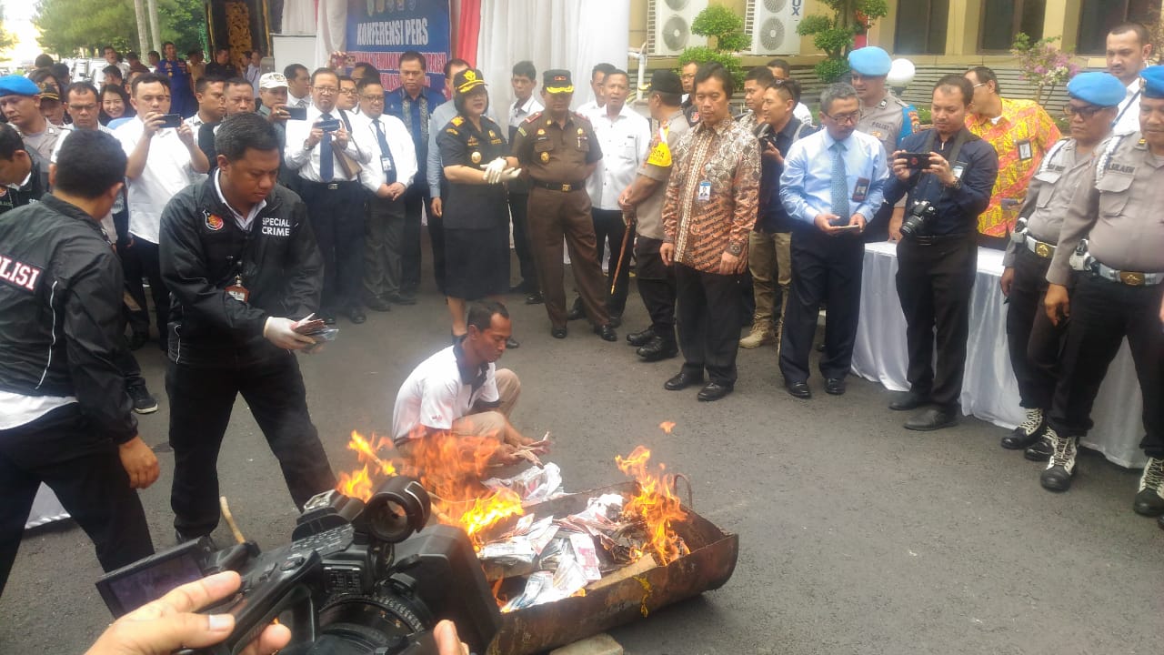 Poldasu Bersama Bank IndonesiaÂ  Musnahkan 21.632 Lembar Upal