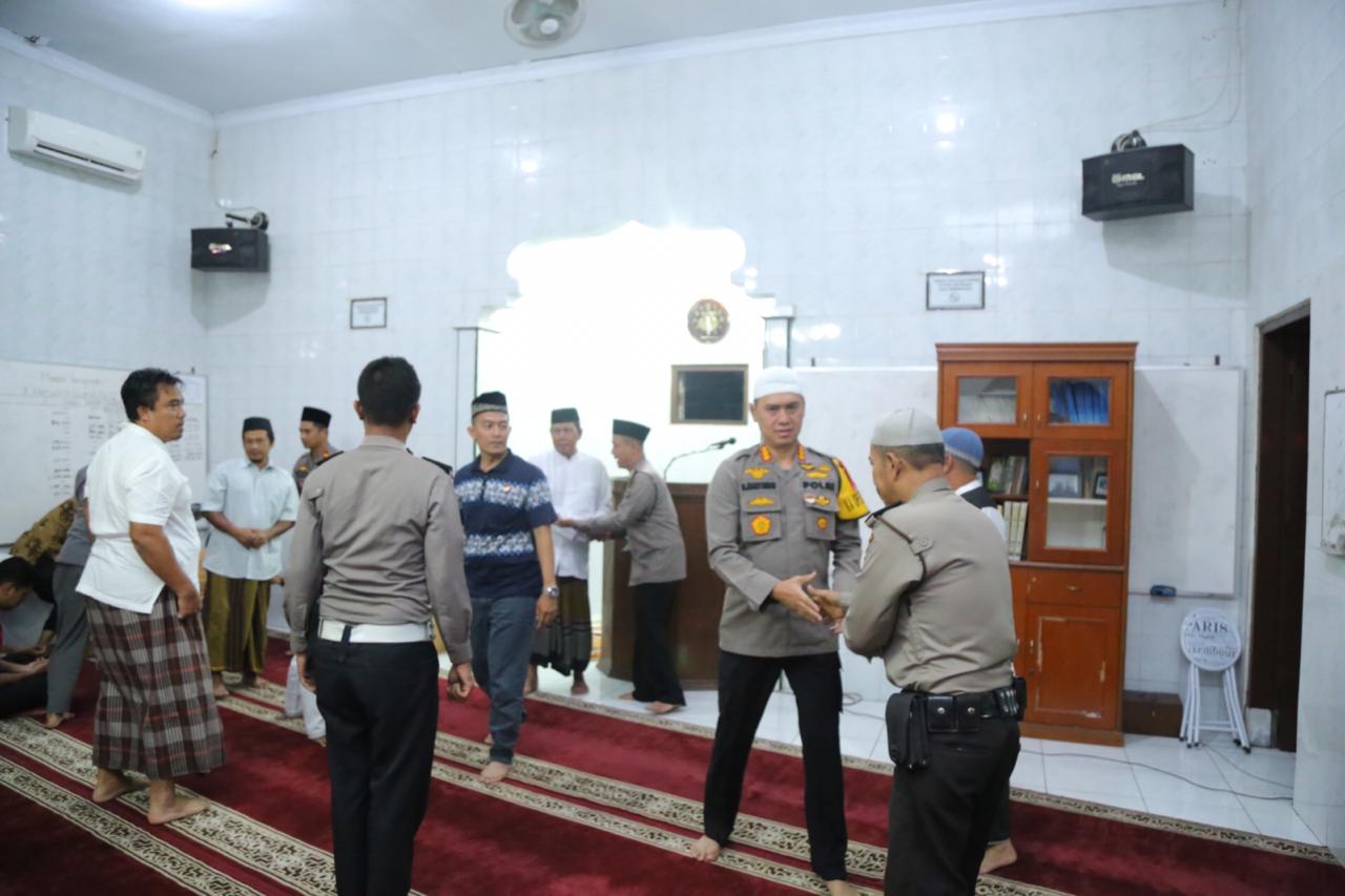 Diawali Ramah Tamah dengan BKM Istiqomah, Kapolrestabes Medan Sholat Subuh Berjamaah dan Menyapa Subuh
